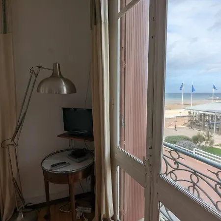 Le Bateau - Vue Imprenable Sur La Mer Ульгат